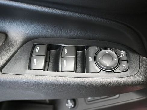 Used 2018 Chevrolet Equinox Premier image 19