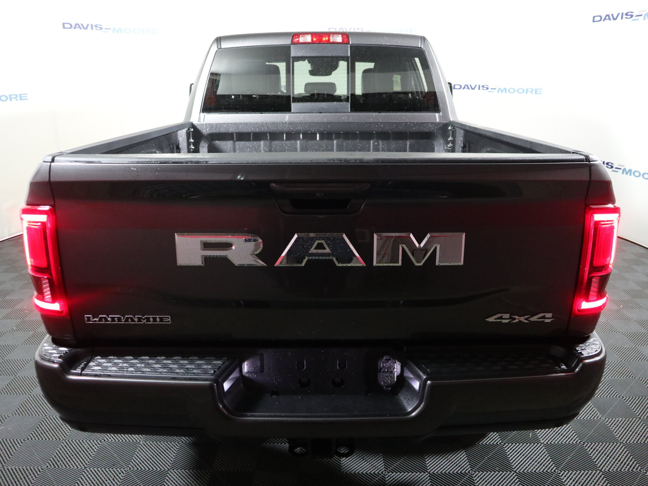Used 2026 RAM 2500 Laramie AWD/4WD image 7