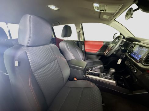 Used 2021 Toyota Tacoma SR5 image 28