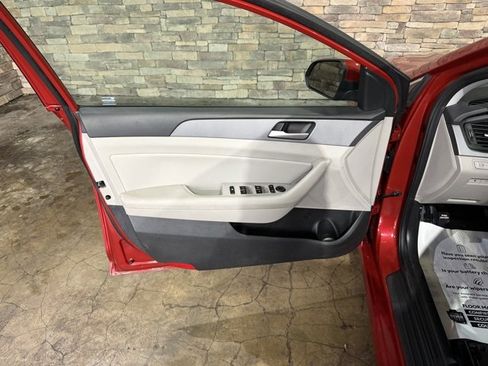 Used 2018 Hyundai Sonata SEL image 11