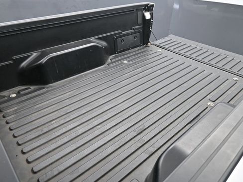 Used 2022 Toyota Tacoma SR image 31