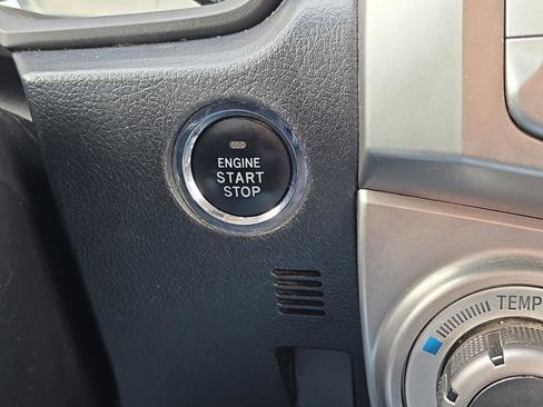 Used 2016 Toyota 4Runner Limited image 27