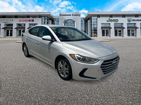 Used 2018 Hyundai Elantra SEL FWD image 2