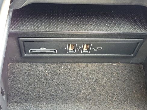 Used 2019 Mercedes-Benz C 300 Sedan w/ Premium Package image 29