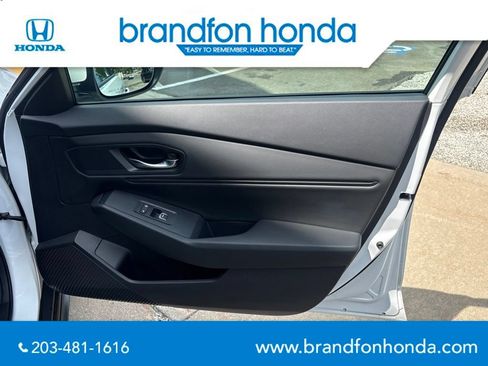 Used 2023 Honda Accord EX image 8