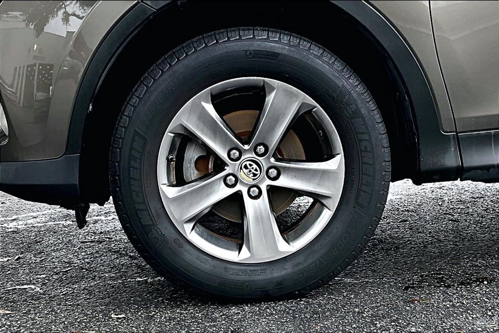 Used 2015 Toyota RAV4 XLE FWD image 32