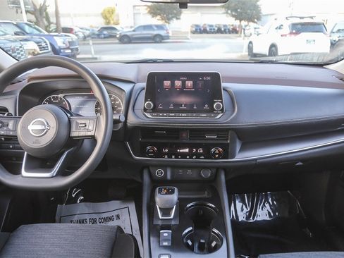 Used 2023 Nissan Rogue SV image 11