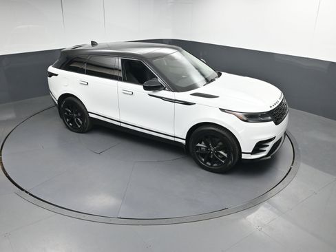 Certified 2025 Land Rover Range Rover Velar Dynamic SE image 36