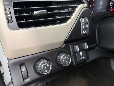Used 2016 GMC Yukon Denali w/ Open Road Package AWD/4WD image 14