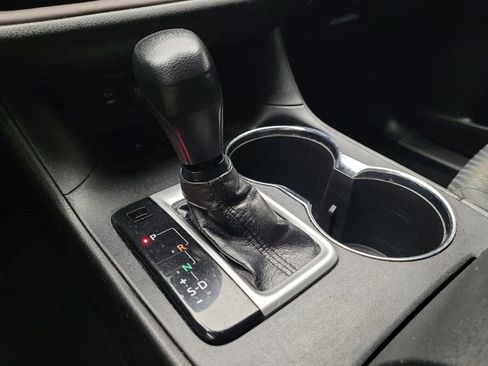 Used 2019 Toyota Highlander LE image 26