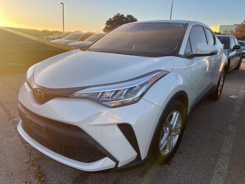Used 2020 Toyota C-HR LE image 1