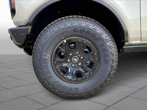 New 2025 Ford Bronco Badlands AWD/4WD image 11