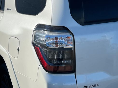 Used 2018 Toyota 4Runner Limited AWD/4WD image 20