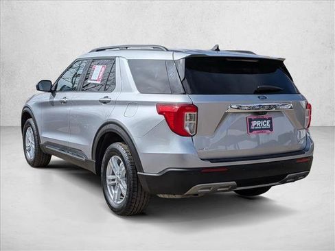 Used 2021 Ford Explorer XLT w/ Equipment Group 202A image 8