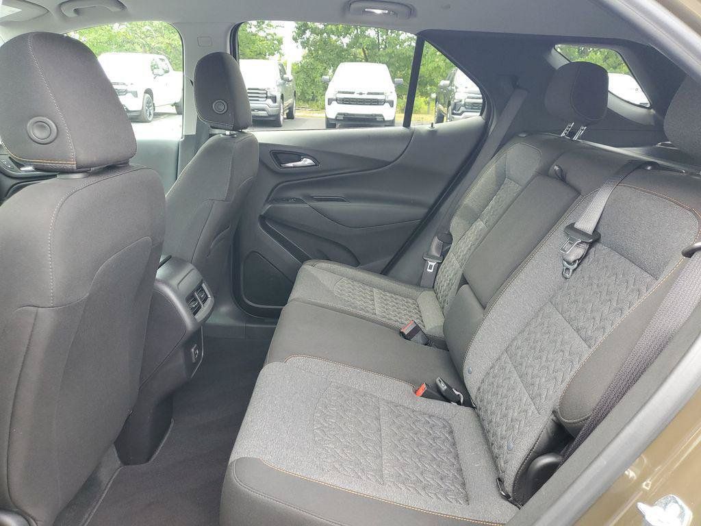 Used 2024 Chevrolet Equinox LT FWD image 28