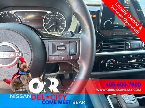 Used 2025 Nissan Pathfinder SL FWD image 20