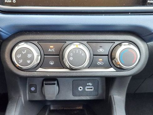 Used 2025 Nissan Versa SV image 17