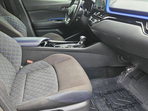 Used 2021 Toyota C-HR XLE FWD image 19