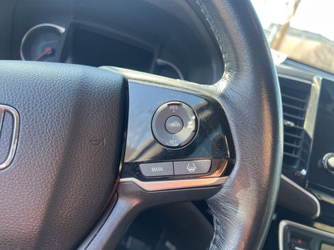 Used 2021 Honda Pilot Touring image 22