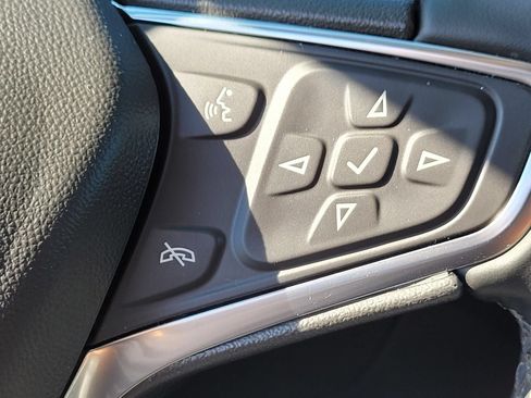 Used 2024 Chevrolet Equinox LT AWD/4WD image 25
