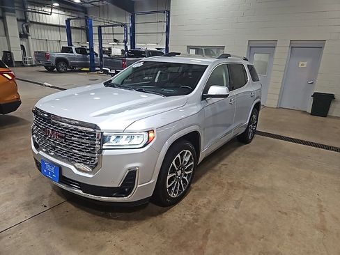 Used 2020 GMC Acadia Denali w/ Denali Ultimate Package image 3