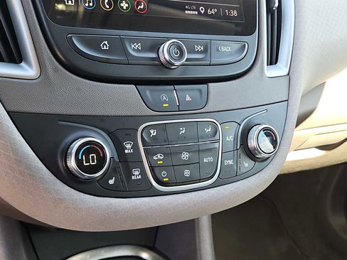 Used 2024 Chevrolet Malibu LT image 32