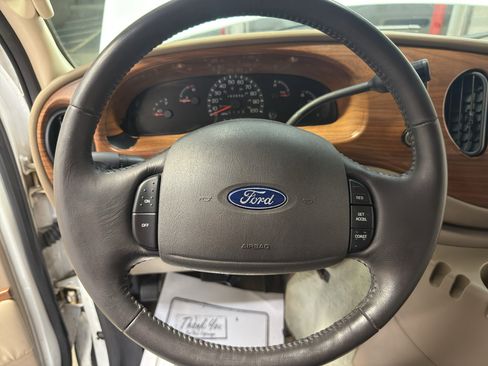 Used 2003 Ford E-150 and Econoline 150 RWD image 17