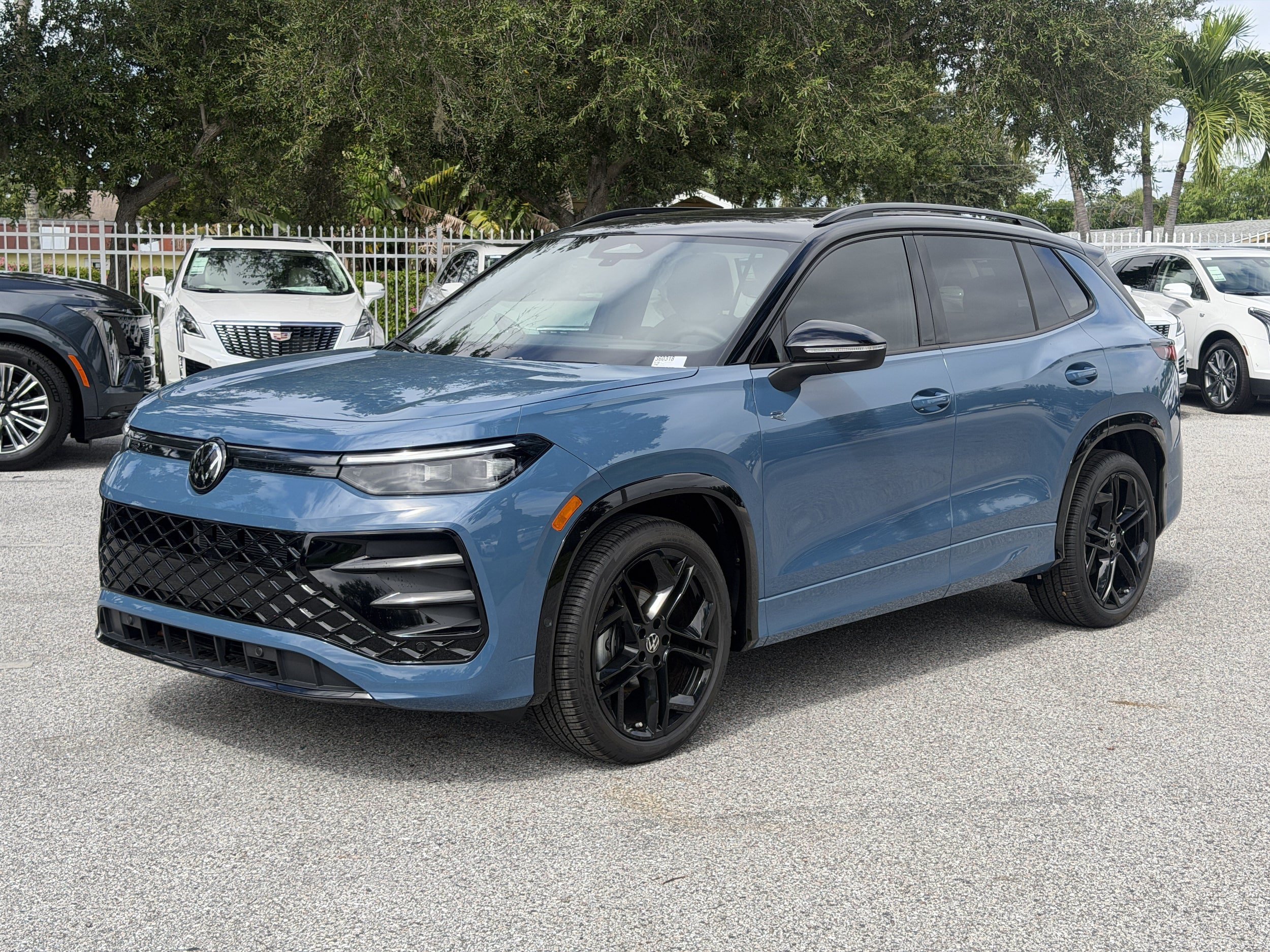 New 2026 Volkswagen Tiguan SE R-Line FWD image 3