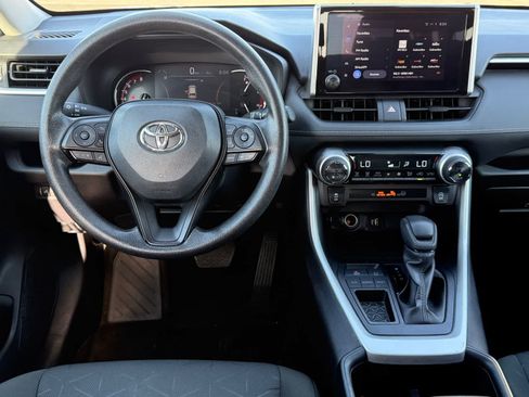 Used 2025 Toyota RAV4 XLE FWD image 15