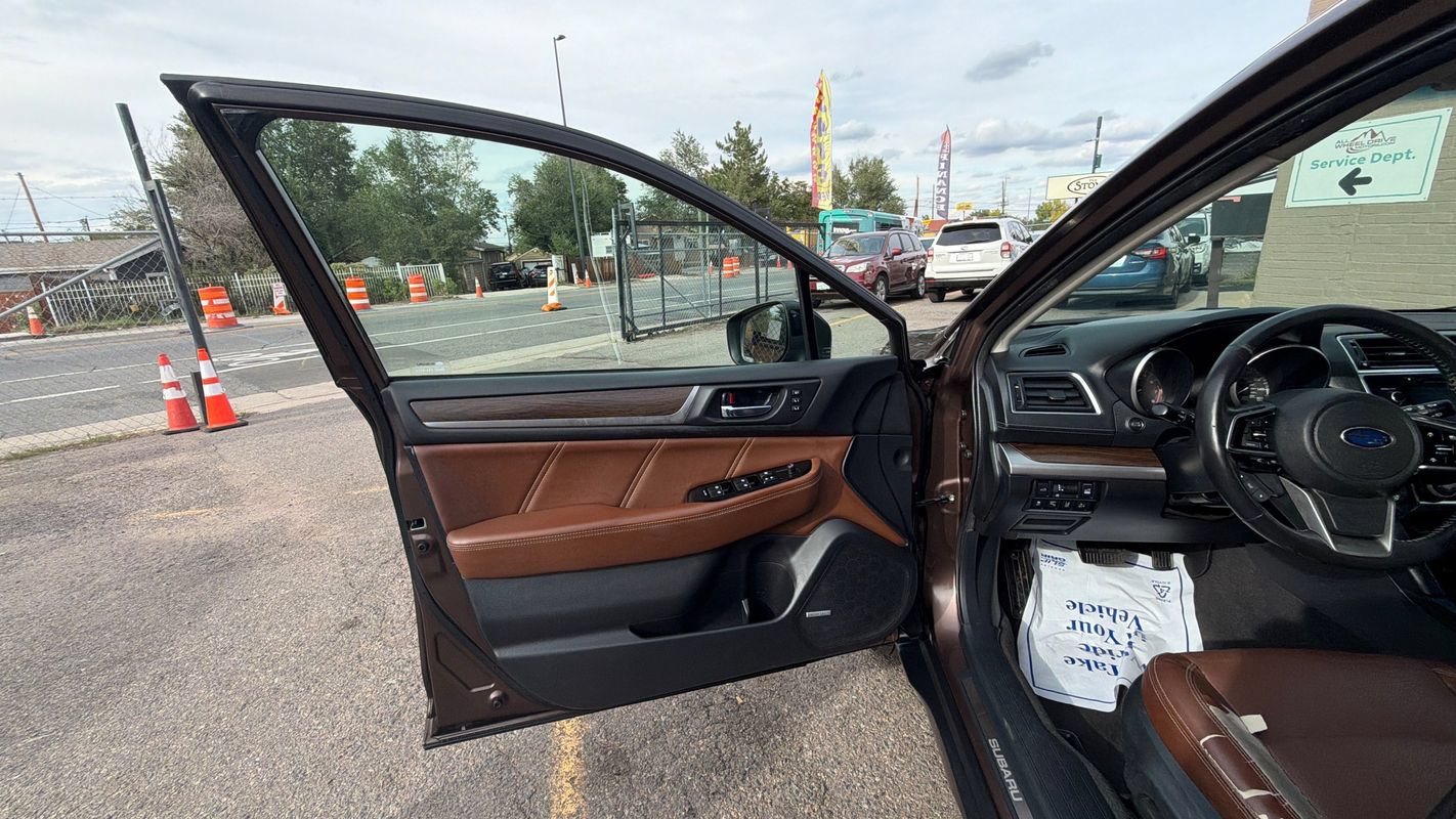 Used 2019 Subaru Outback 3.6R Touring AWD/4WD image 10