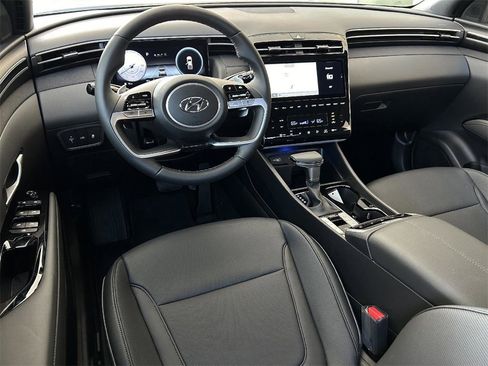 Used 2024 Hyundai Santa Cruz Limited image 2