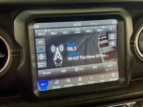 Used 2022 Jeep Wrangler Unlimited Sahara w/ Cold Weather Group image 17