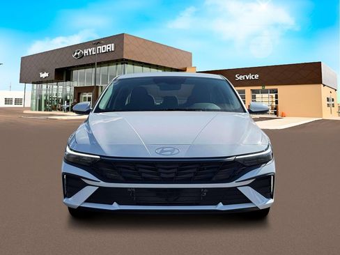 New 2026 Hyundai Elantra Hybrid FWD image 12