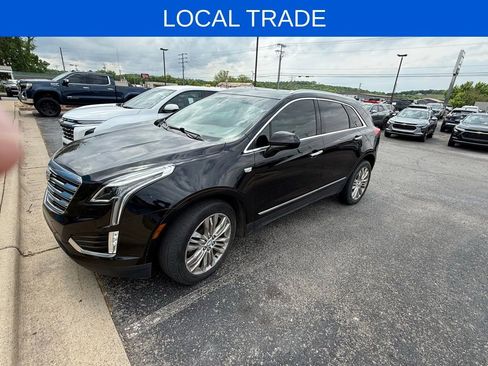 Used 2018 Cadillac XT5 Premium Luxury image 2