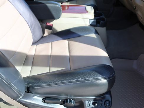 Used 2005 Ford Excursion Eddie Bauer image 45