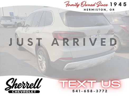 Used 2022 BMW X5 xDrive40i w/ Premium Package AWD/4WD image 3