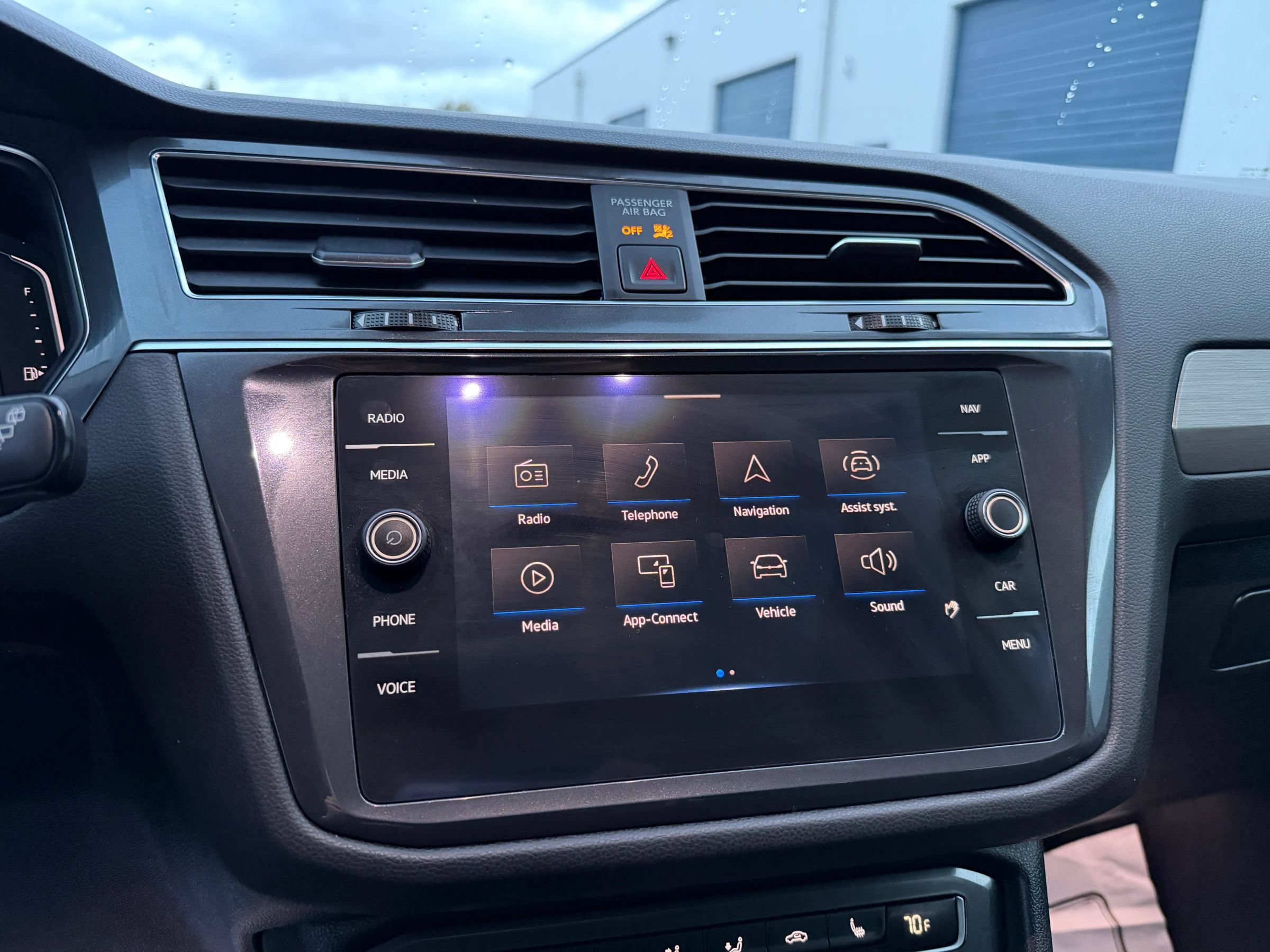 Used 2021 Volkswagen Tiguan SEL AWD/4WD image 15