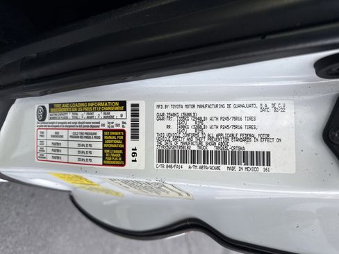Used 2022 Toyota Tacoma SR image 18