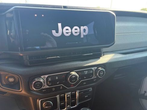 Used 2024 Jeep Wrangler Unlimited Sport AWD/4WD image 16