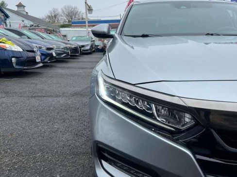 Used 2018 Honda Accord Sport image 2