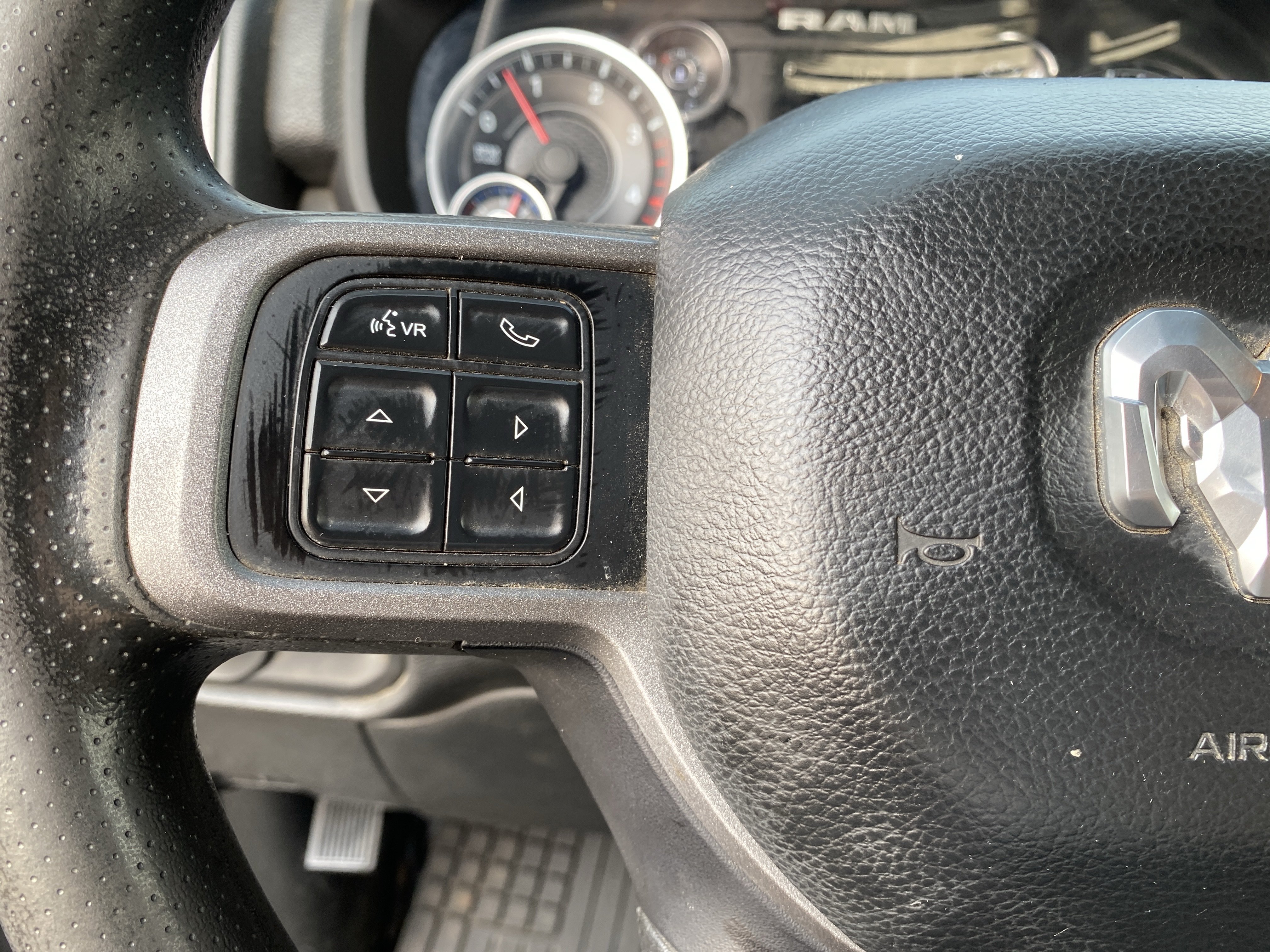 Used 2022 RAM 3500 Tradesman w/ Chrome Appearance Group AWD/4WD image 14