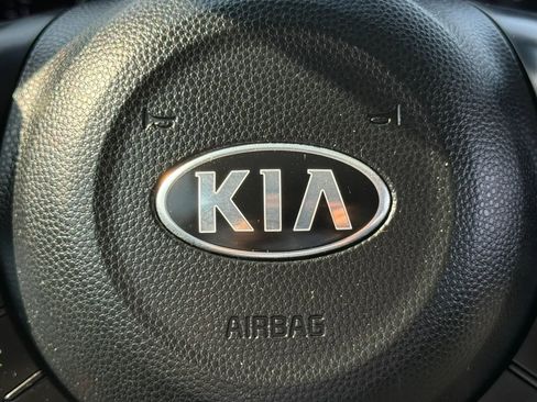 Used 2017 Kia Soul + image 25