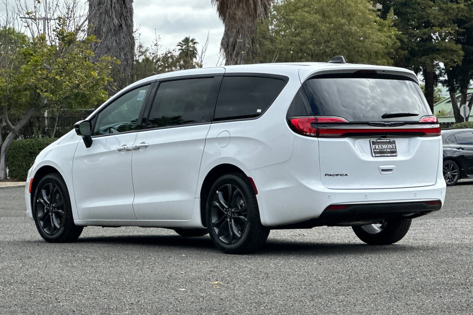 New 2026 Chrysler Pacifica Select FWD image 5