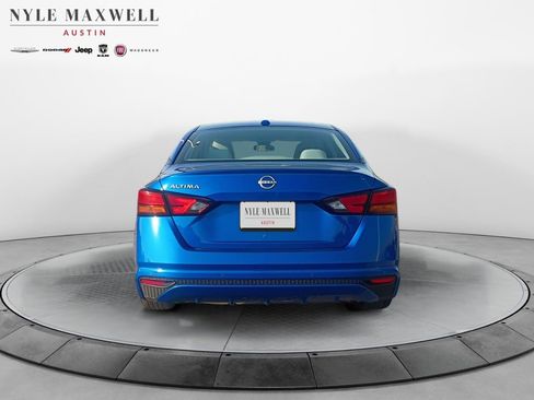 Used 2025 Nissan Altima 2.5 SV image 15