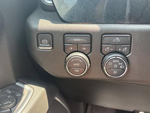 Used 2024 Chevrolet Silverado 1500 RST w/ Max Trailering Package AWD/4WD image 27