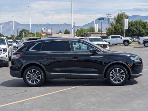 Used 2023 Lincoln Nautilus AWD w/ Premium Package image 2