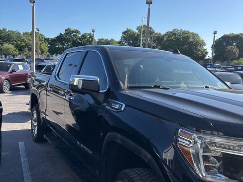 Used 2021 GMC Sierra 1500 SLT w/ SLT Premium Plus Package AWD/4WD image 4