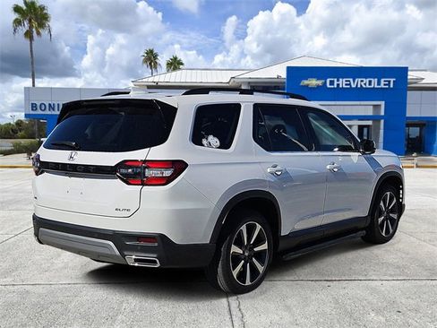 Used 2025 Honda Pilot Elite image 4