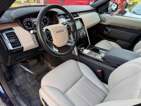 Used 2019 Land Rover Discovery HSE image 3