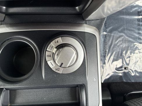 Used 2019 Toyota 4Runner SR5 AWD/4WD image 29